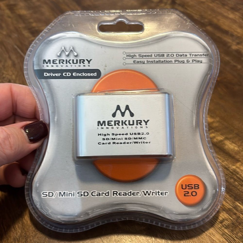 Merkury Innovations Secure Digital Card Reader